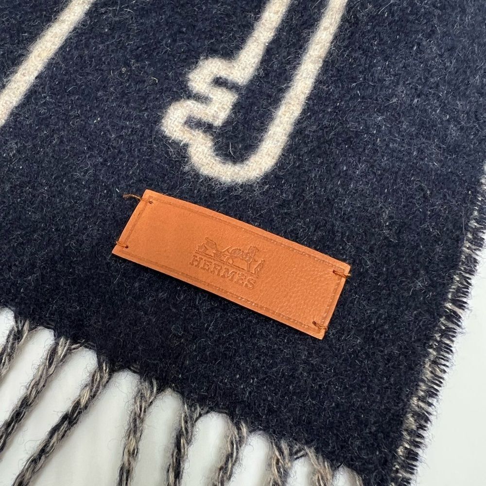 Hermes 100% Cashmere Casaque  Muffler Porte-Clefs Scarf Unisex Gifts - Picture 2 of 5